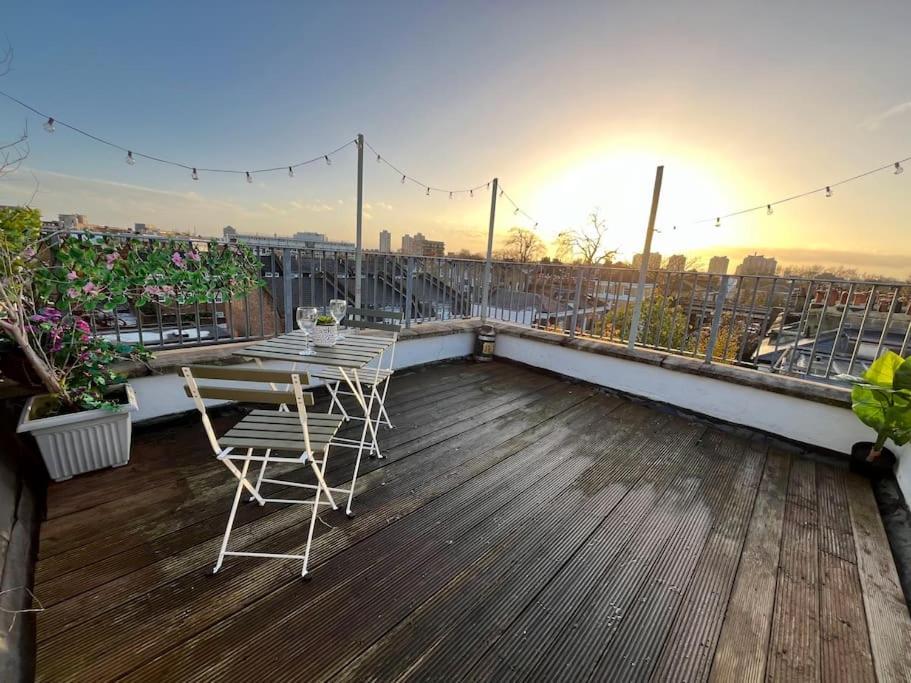 Modern With Stylish Terrace - Your London Oasis! المظهر الخارجي الصورة