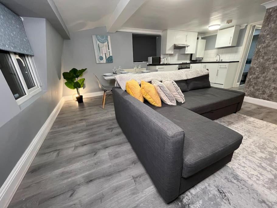 Modern With Stylish Terrace - Your London Oasis! المظهر الخارجي الصورة